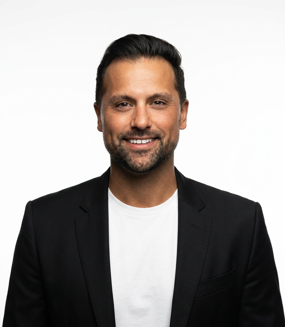 Joshua Hernandez headshot